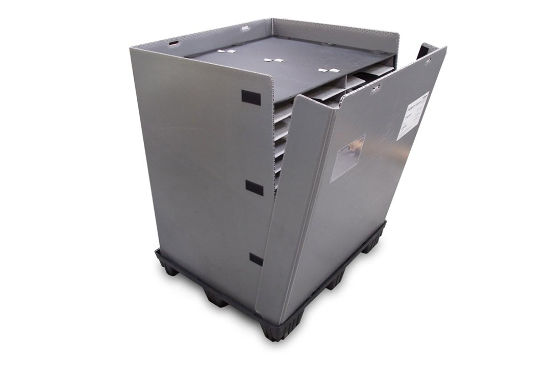 Reusable container made of akyboard